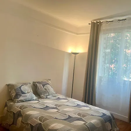 Studio Dans Pantin Apartment *