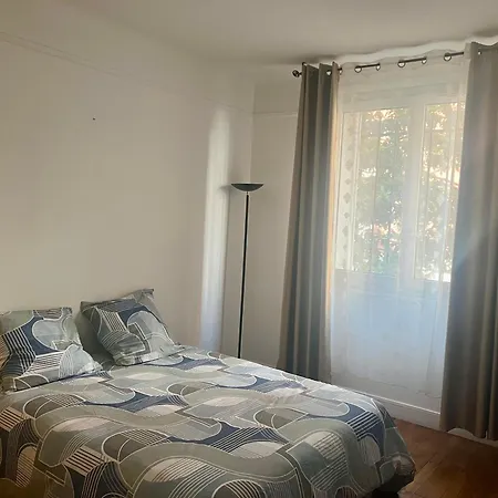 Studio Dans Pantin Apartment